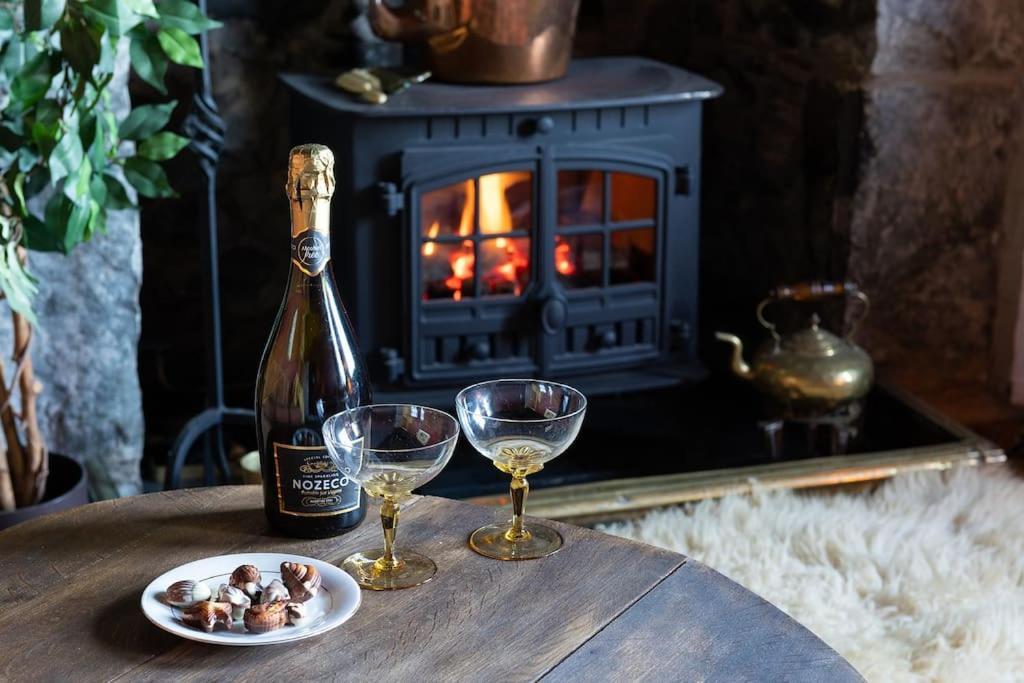 Fantastic Sea Views At Century'S Old Alma'S Cottage - Sleeps Up To 8 Guests Penmaen-mawr Eksteriør bilde