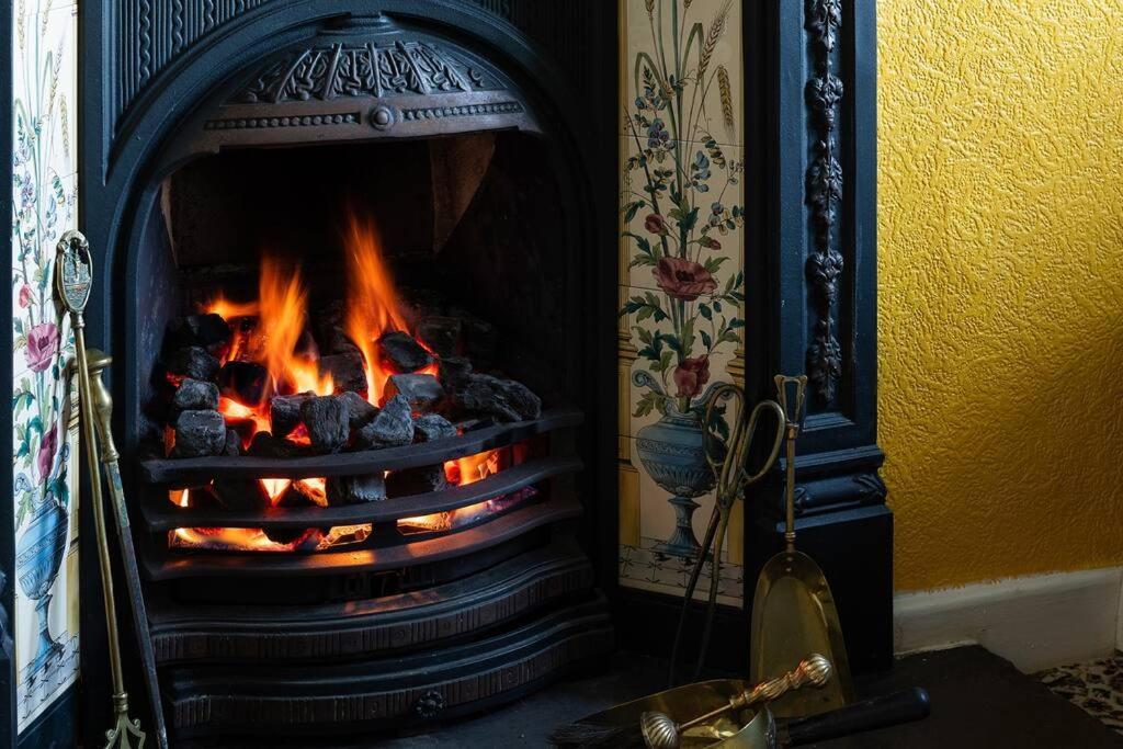 Fantastic Sea Views At Century'S Old Alma'S Cottage - Sleeps Up To 8 Guests Penmaen-mawr Eksteriør bilde