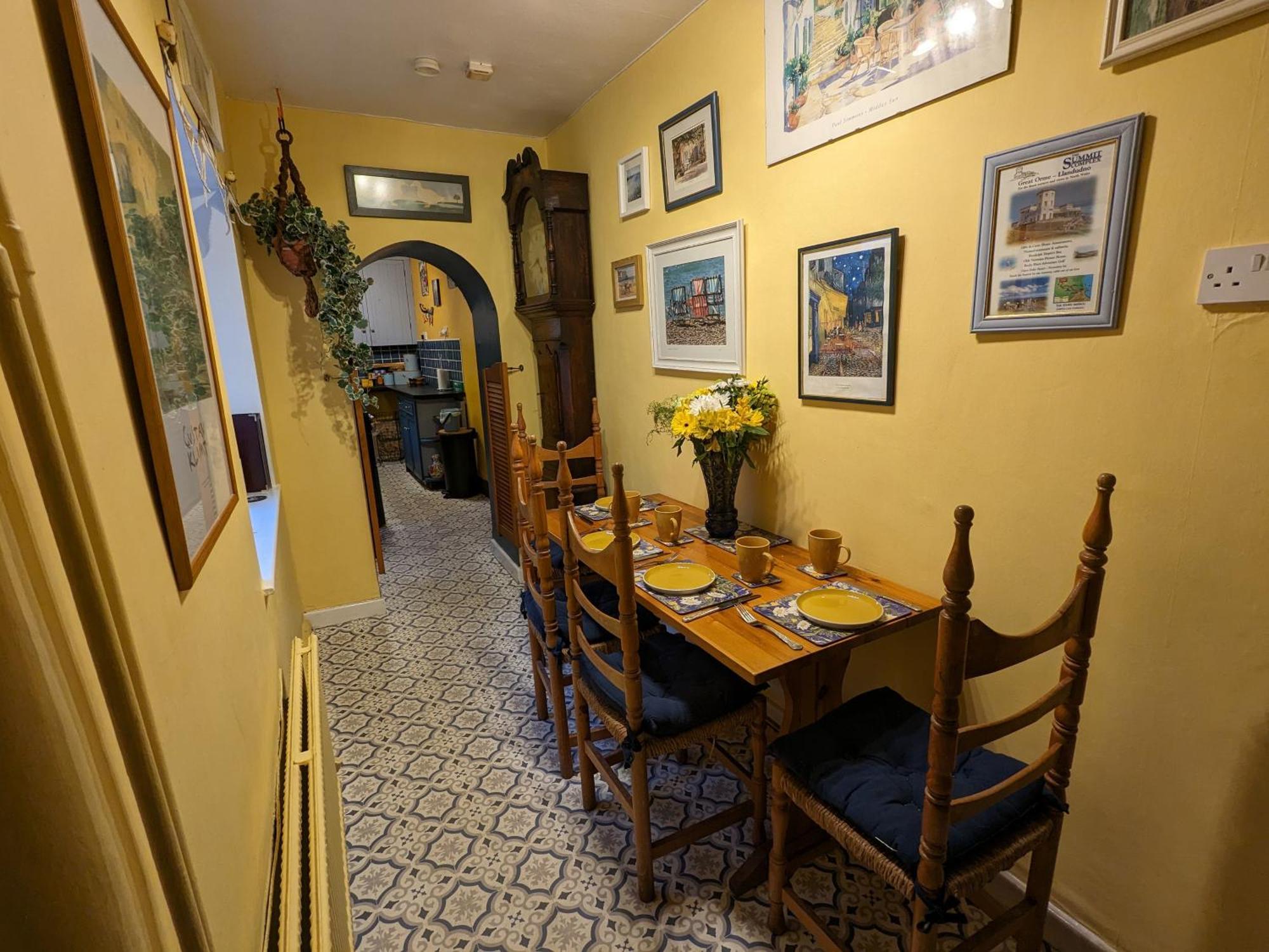 Fantastic Sea Views At Century'S Old Alma'S Cottage - Sleeps Up To 8 Guests Penmaen-mawr Eksteriør bilde
