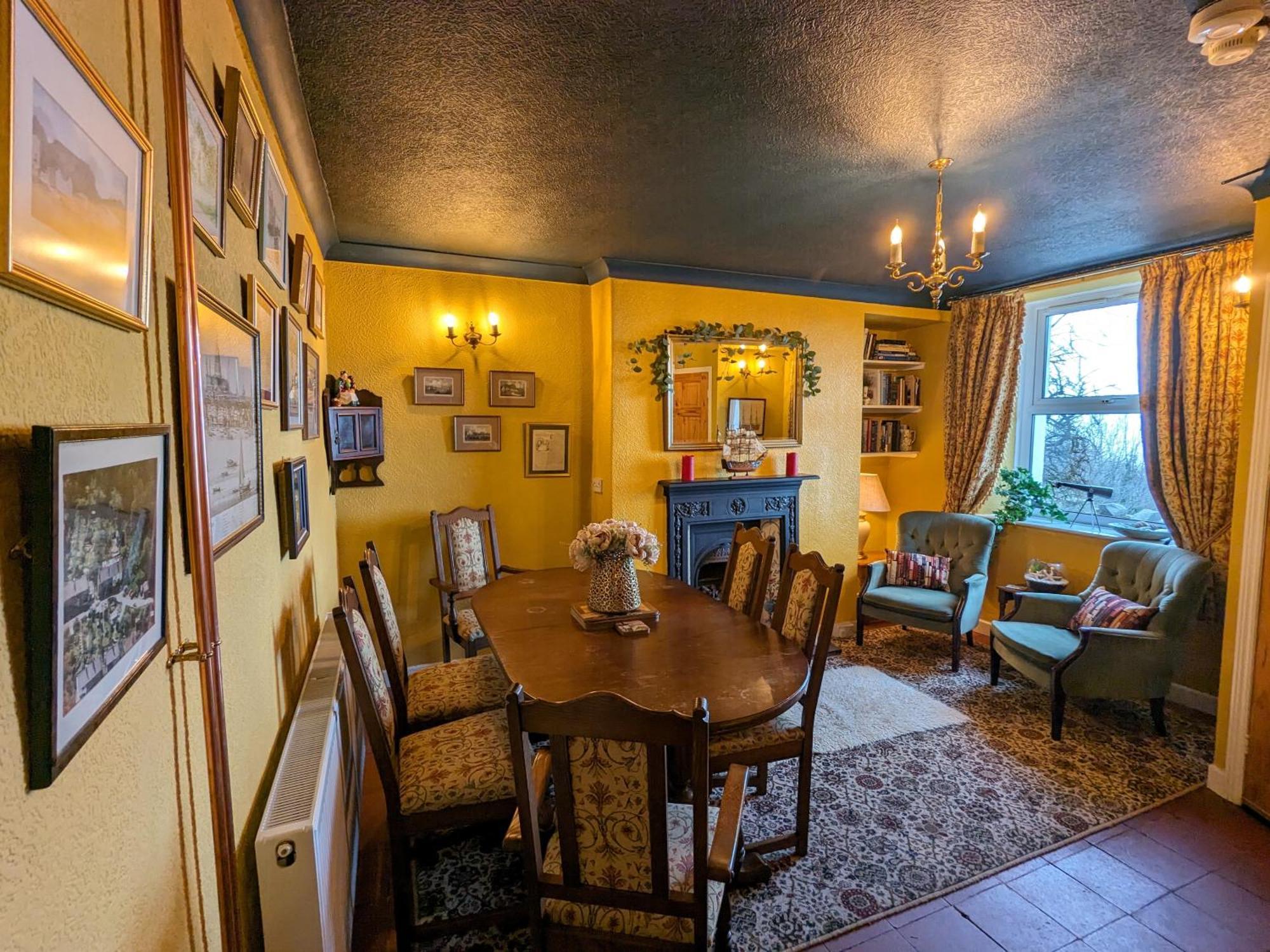 Fantastic Sea Views At Century'S Old Alma'S Cottage - Sleeps Up To 8 Guests Penmaen-mawr Eksteriør bilde