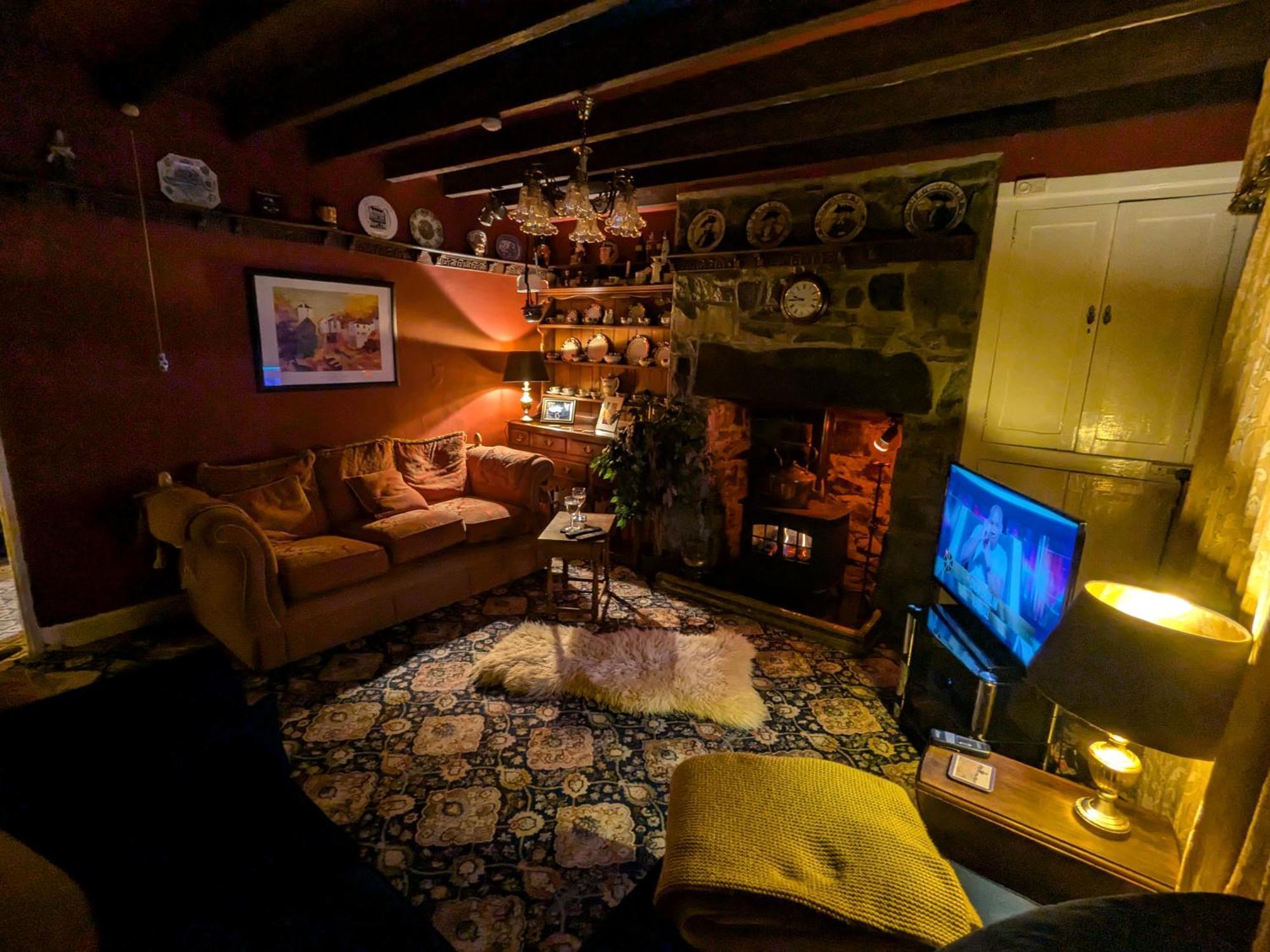Fantastic Sea Views At Century'S Old Alma'S Cottage - Sleeps Up To 8 Guests Penmaen-mawr Eksteriør bilde